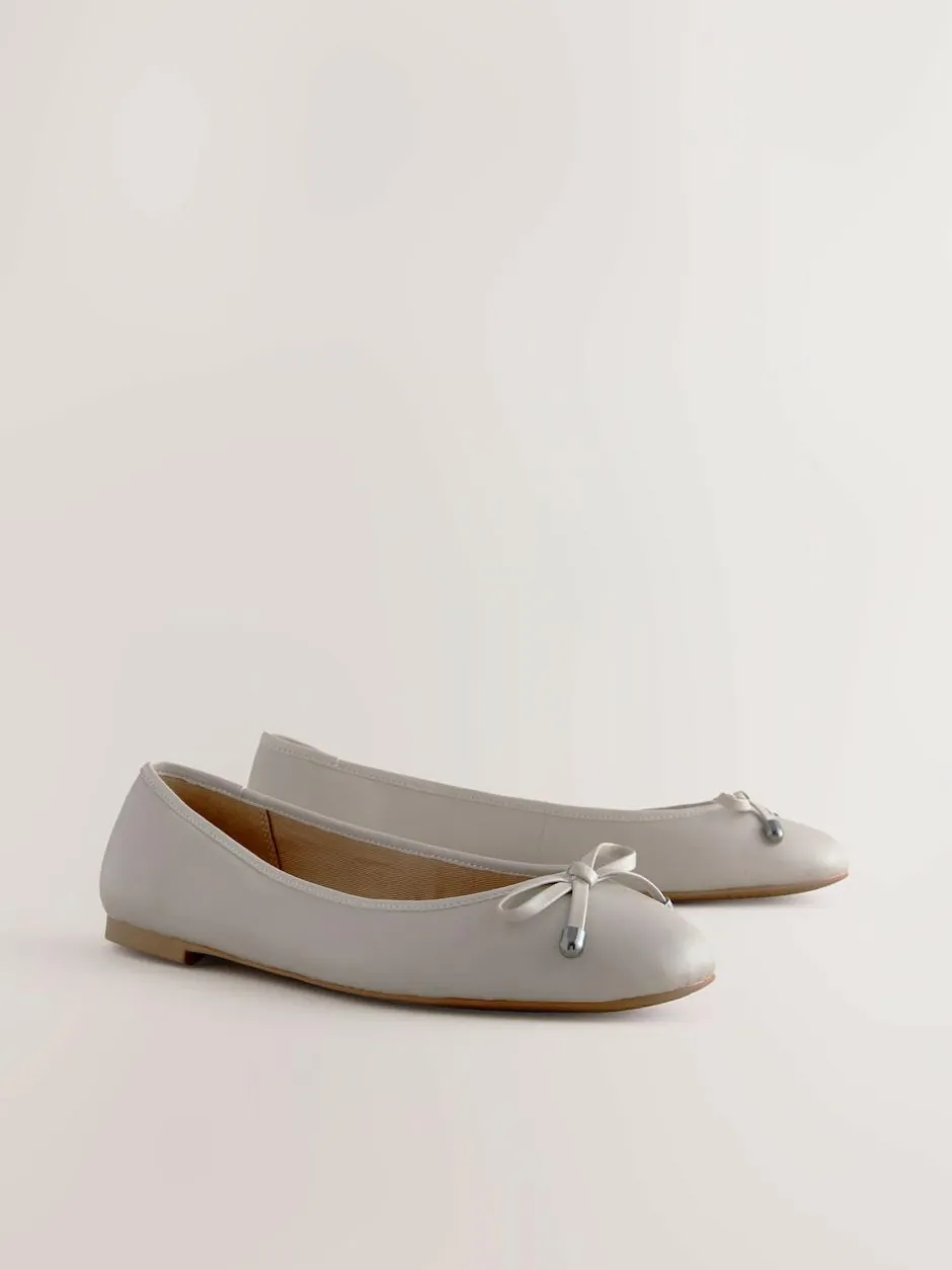 Next Round Toe Leather Ballerina Shoes Bone Hot