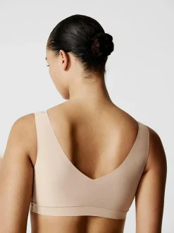 Chantelle Soft Stretch Seamless V-Neck Padded Crop Top Outlet