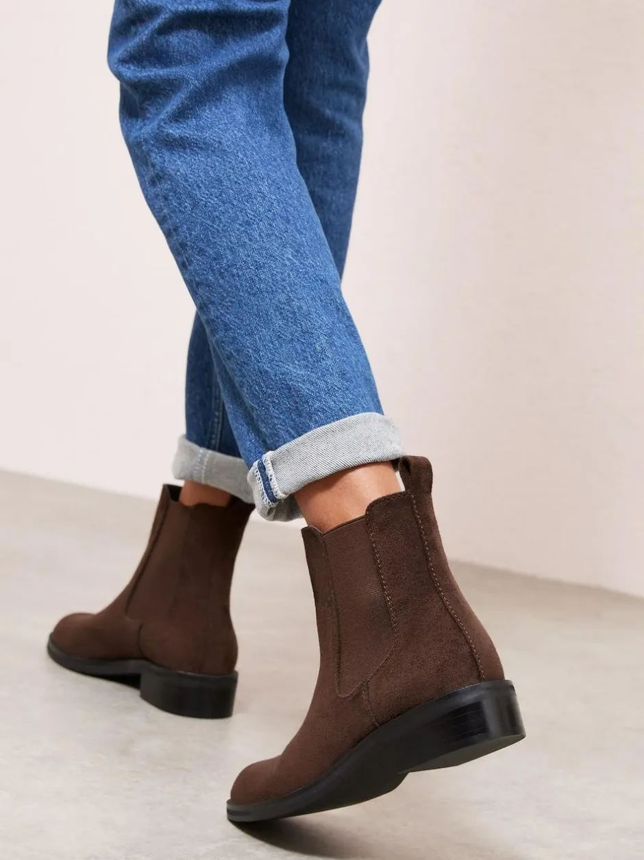Friends Like These Comfort Chelsea Ankle Boots Chocolate Brown Online