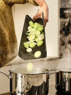 Joseph Joseph Black Chop2Pot Plus Folding Chopping Board (Large) New
