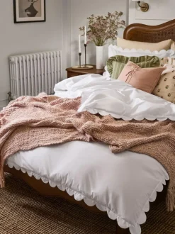Laura Ashley White Scallop 200 Thread Count Duvet Cover and Pillowcase Set Outlet