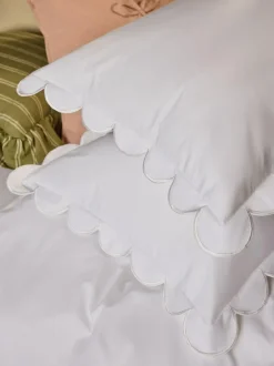 Laura Ashley White Scallop 200 Thread Count Duvet Cover and Pillowcase Set Outlet