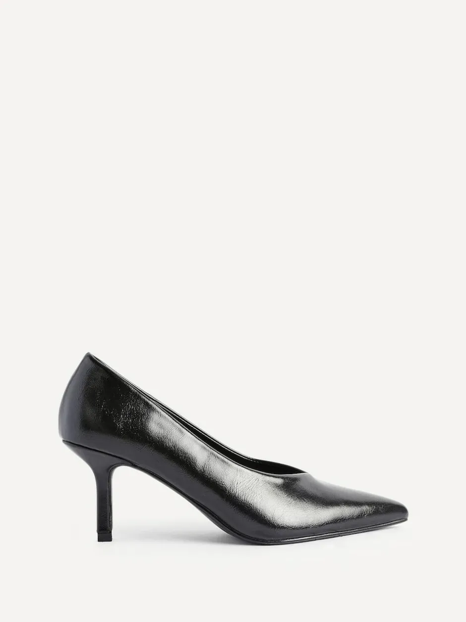 Linzi Bellamy V-Shaped Closed Toe Court Heels Black Discount