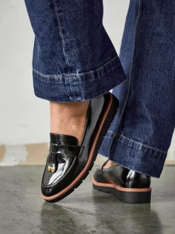 Linzi Nancy Patent Loafers With Tassel Detail Black Hot