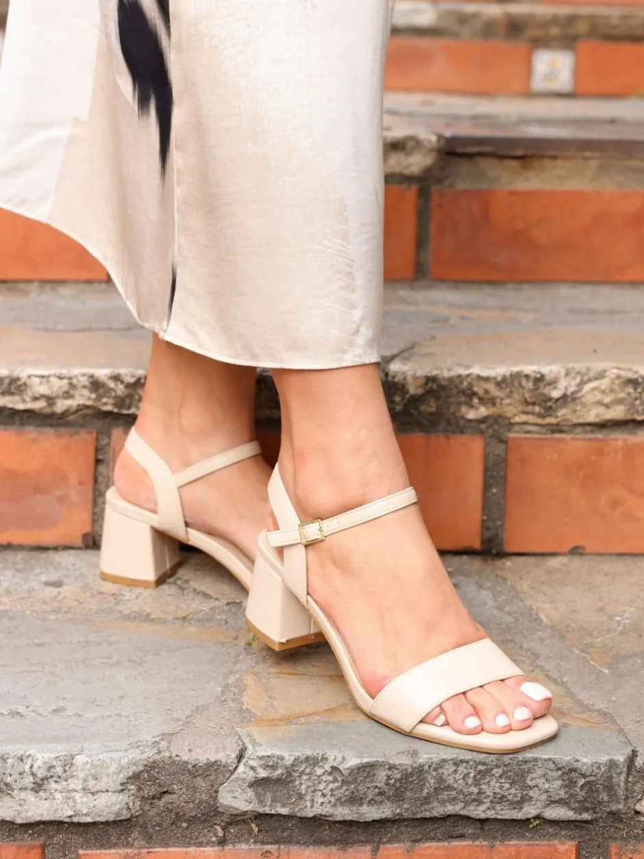 Linzi Darcie Low Chunky Block Heeled Sandals Natural