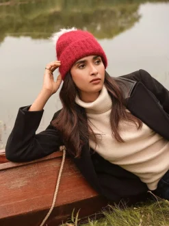 Love & Roses Red and Pink Constrast Cosy Pom Hat Best