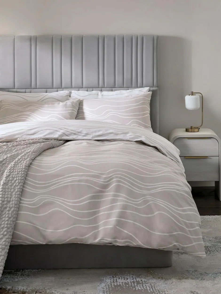 Next 2 Pack Reversible Duvet Cover and Pillowcase Set Natural Beige/White Wave Clearance