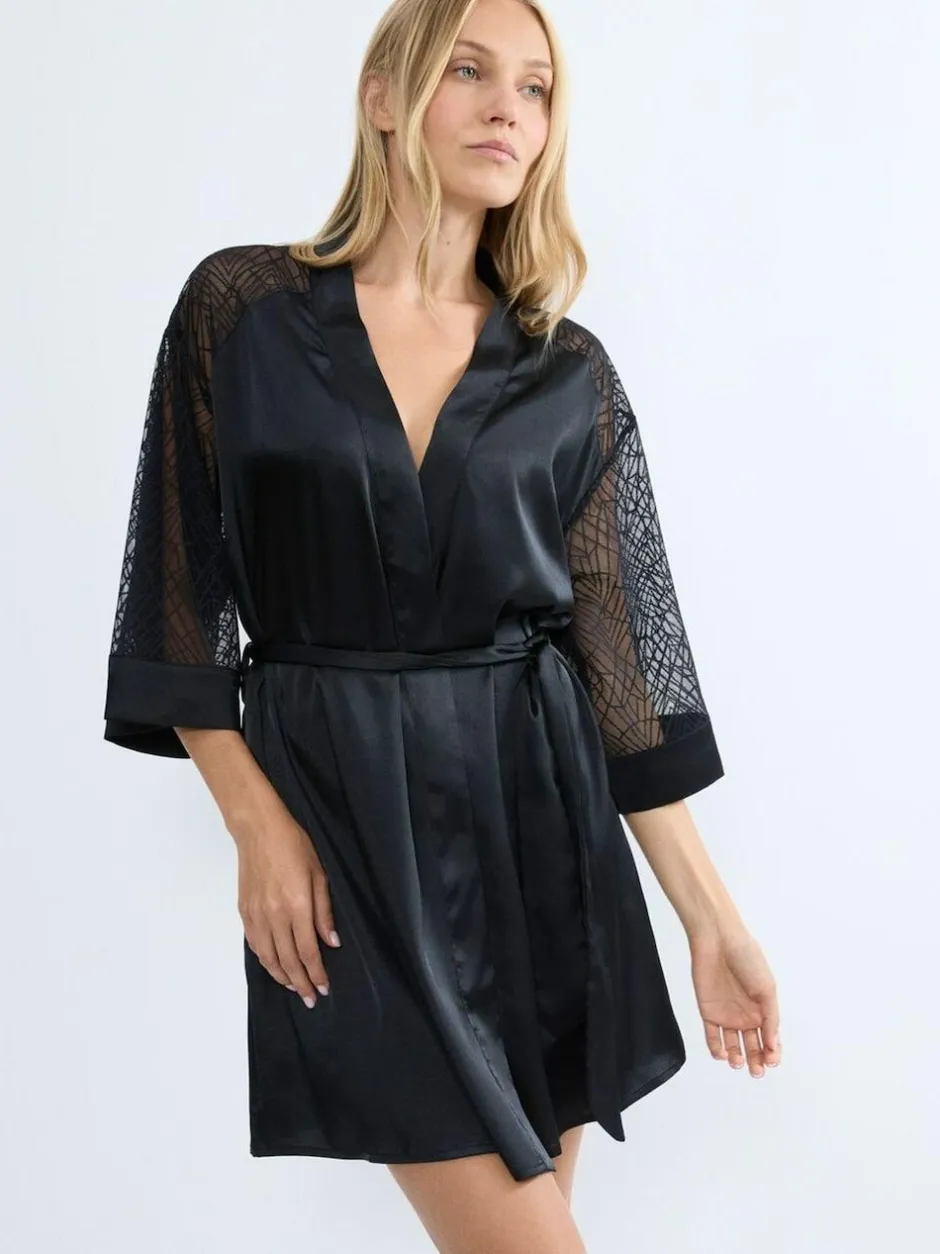 Triumph Black A Weekend to Remember Robe New