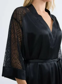 Triumph Black A Weekend to Remember Robe New